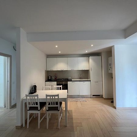 Appartato A 5 Minuti Dal Mare Apartamento Imperia Exterior foto